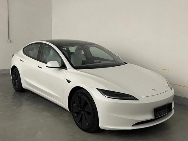 特斯拉Model3改款来了！焕新版预售25.99万元起